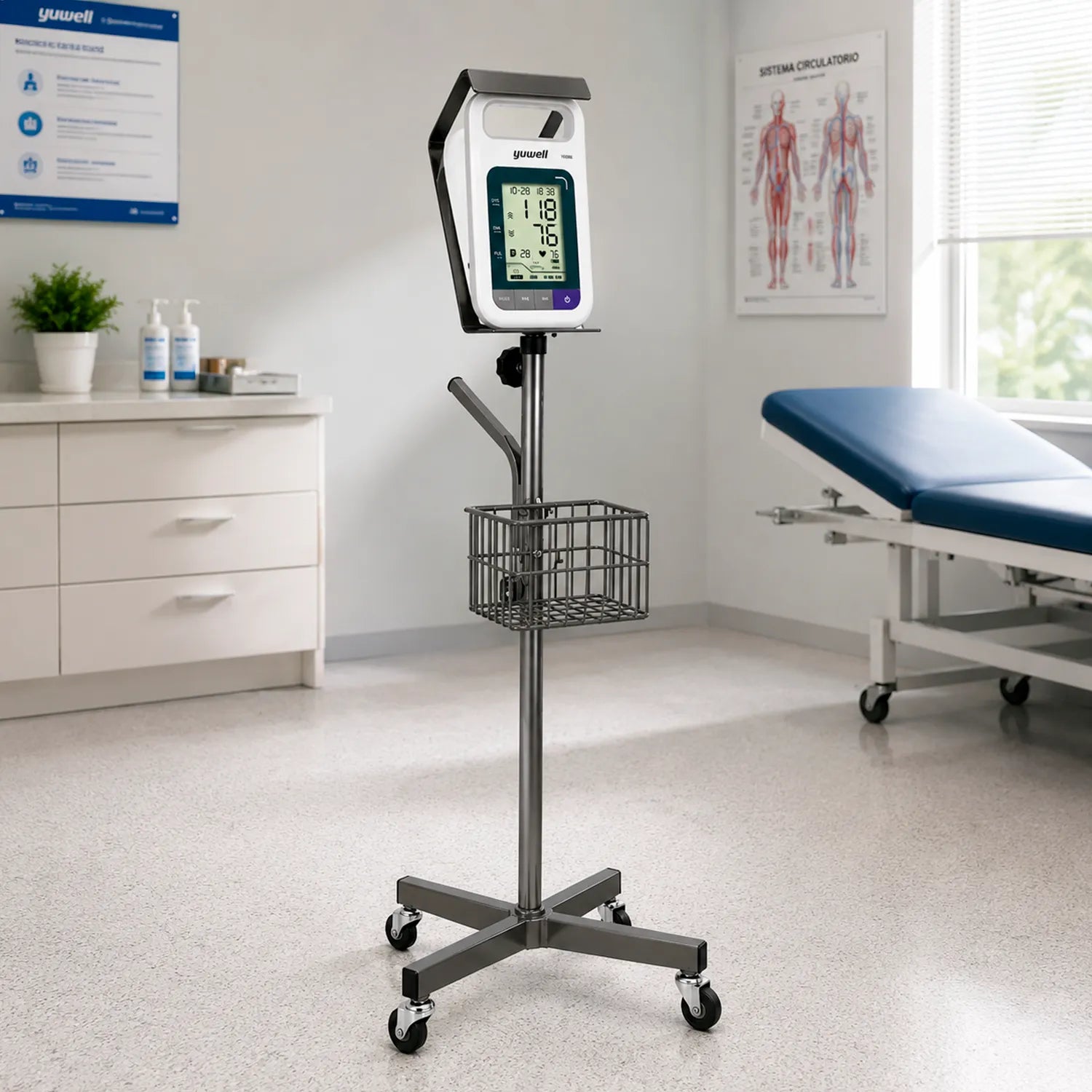 Tensiómetro digital profesional Yuwell YE680E Dual ambientado en consultorio clínico moderno con su pedestal de transporte.